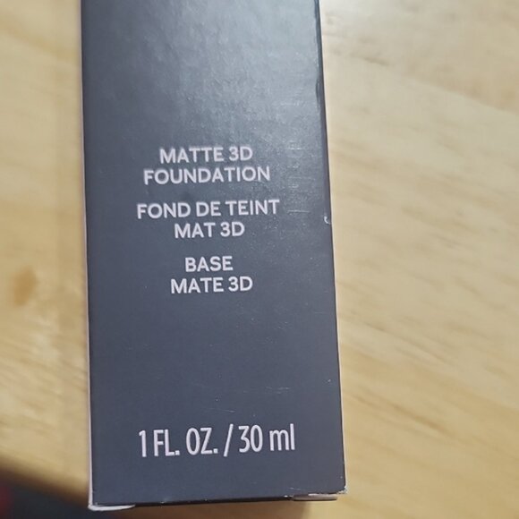 Mary Kay Timewise Matte 3D Foundation Bronze W 150, 1 oz/30 ml - Picture 5 of 5